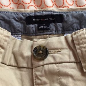 TOMMY HILFIGER KHAKI PANTS
